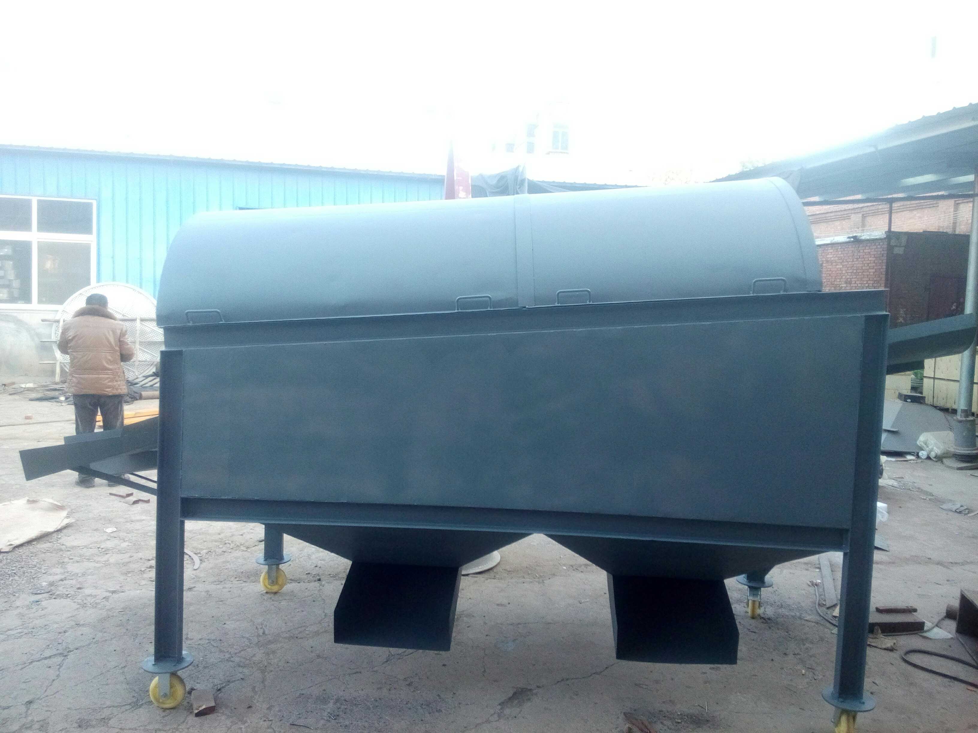 不銹鋼粉末滾筒篩進(jìn)料端返料回料該怎么處理？ (不銹鋼無動(dòng)力滾筒)