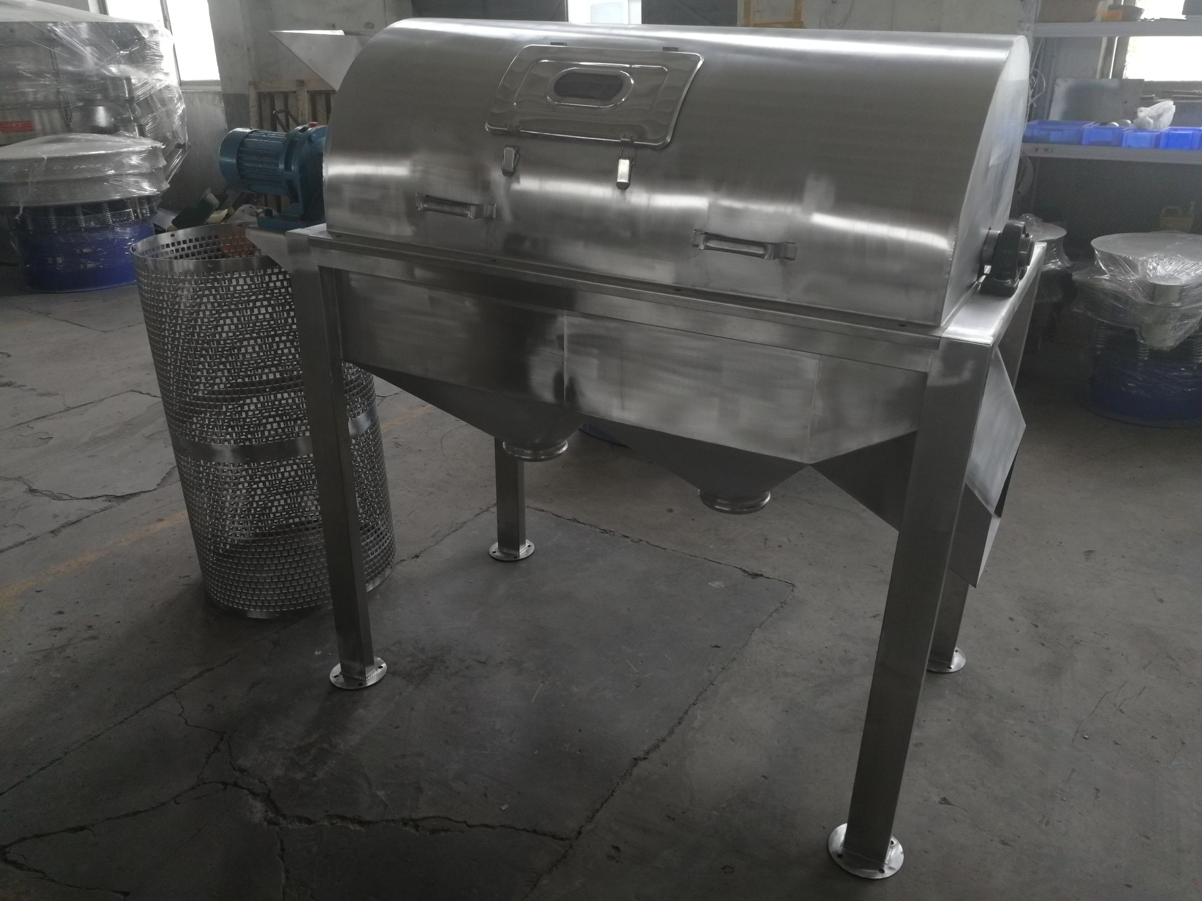 無軸滾動篩在安裝前應(yīng)該注意哪些(無軸<a href='http://www.lssxw.com' title='滾筒篩' target='_blank'>滾筒篩</a>)